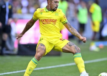 FC Nantes vs Stade de Reims: Regardez l’incroyable but de Douglas Augusto pour les Canaris!
