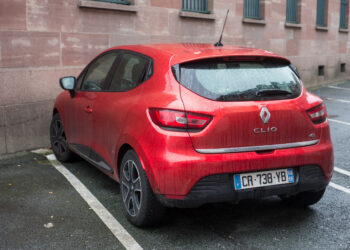 Le lucratif marché du vol de pièces détachées : banquettes arrière, feux, etc