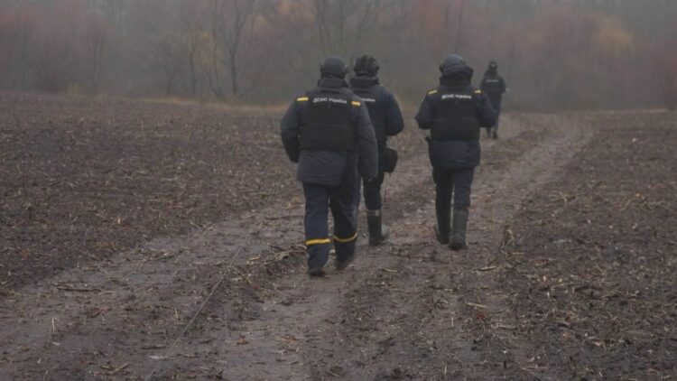 Plongée au cœur de l’action : La France aide à former des démineurs ukrainiens Plongée au cœur de l’action : La France aide à former des démineurs ukrainiens