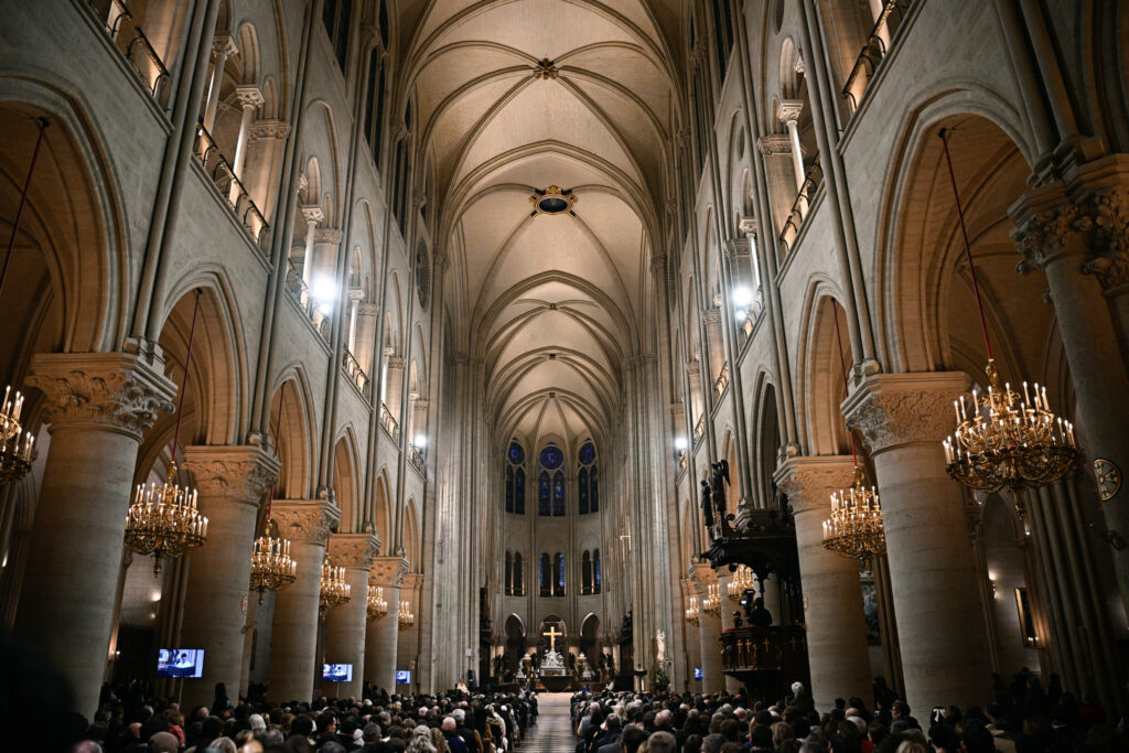 Un Noël de Renouveau : Les Premières Messes à Notre-Dame de Paris Après l’Incendie