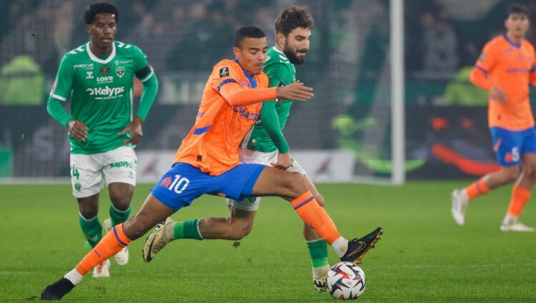 DIRECT – Coupe de France : AS Saint-Étienne défie l’Olympique de Marseille, suivez ce choc des 32e de finale !