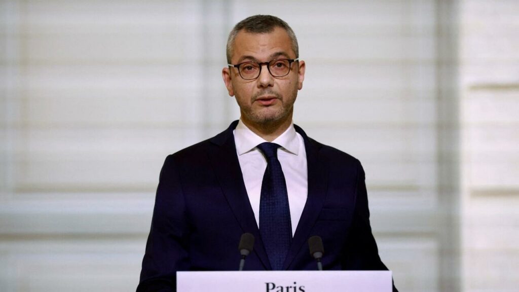 « François Bayrou lève le voile sur son gouvernement : Élisabeth Borne, Manuel Valls, Gérald Darmanin à l’honneur ! »