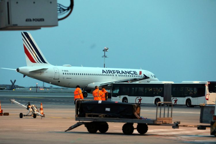 Grève des contrôleurs aériens : Lyon totalement bloquée ce mardi à Nice ! Grève des contrôleurs aériens : Lyon totalement bloquée ce mardi à Nice !