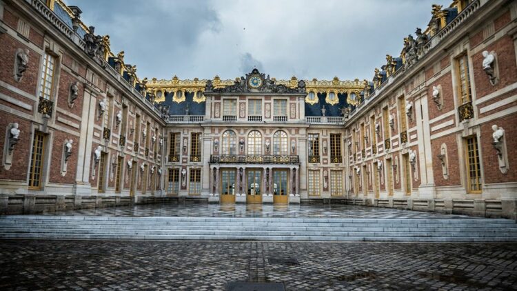 Plongée dans l’Excellence : Versailles Rendra Hommage au Grand Dauphin, à Le Bernin et à l’Incontournable Place des Sciences en 2025!