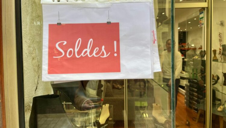 À Marseille, les soldes d’hiver démarrent : entre attentes déçues et l’espoir d’un coup de pouce pour les commerçants !