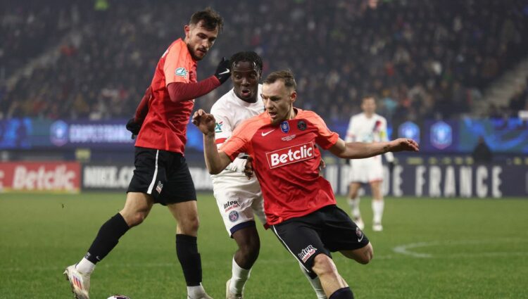 Coupe de France : Le FC Espaly se bat vaillamment mais s’incline face au Paris Saint-Germain Coupe de France : Le FC Espaly se bat vaillamment mais s’incline face au Paris Saint-Germain