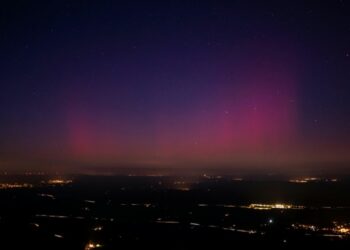 Des Aurores Boréales Éblouissantes : Un Spectacle Rarissime dans le Ciel Français !