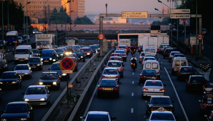 La voiture en Île-de-France : une révolution écologique en marche La voiture en Île-de-France : une révolution écologique en marche