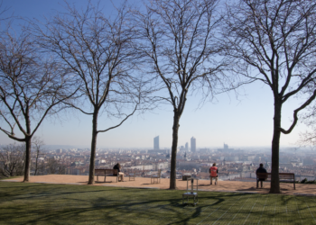 Météo à Lyon : Un week-end glacial suivi d’une transformation spectaculaire cette semaine !