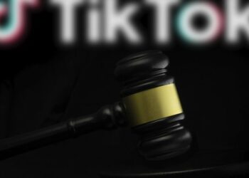 Nique ta mère toi et ta France » : Une influence franco-algérienne bientôt au tribunal ! Révélations sur l’audience du 18 mars Nique ta mère toi et ta France » : Une influence franco-algérienne bientôt au tribunal ! Révélations sur l’audience du 18 mars