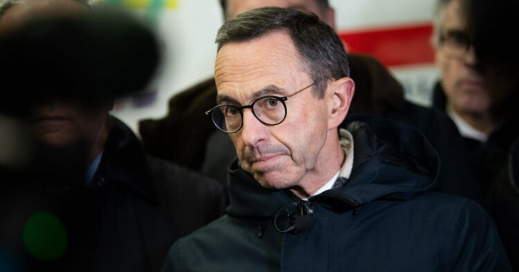 Réseaux sociaux : Un influenceur algérien interpellé en France, qu’est-ce qui se passe Réseaux sociaux : Un influenceur algérien interpellé en France, qu’est-ce qui se passe