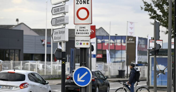 Mobilisation de La France Insoumise : Ensemble contre la verbalisation des Crit’Air 3, rendez-vous devant la Métropole ce lundi !