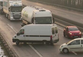 Verglas traître : des carambolages impressionnants sur l’autoroute Lille-Dunkerque ! Verglas traître : des carambolages impressionnants sur l’autoroute Lille-Dunkerque !
