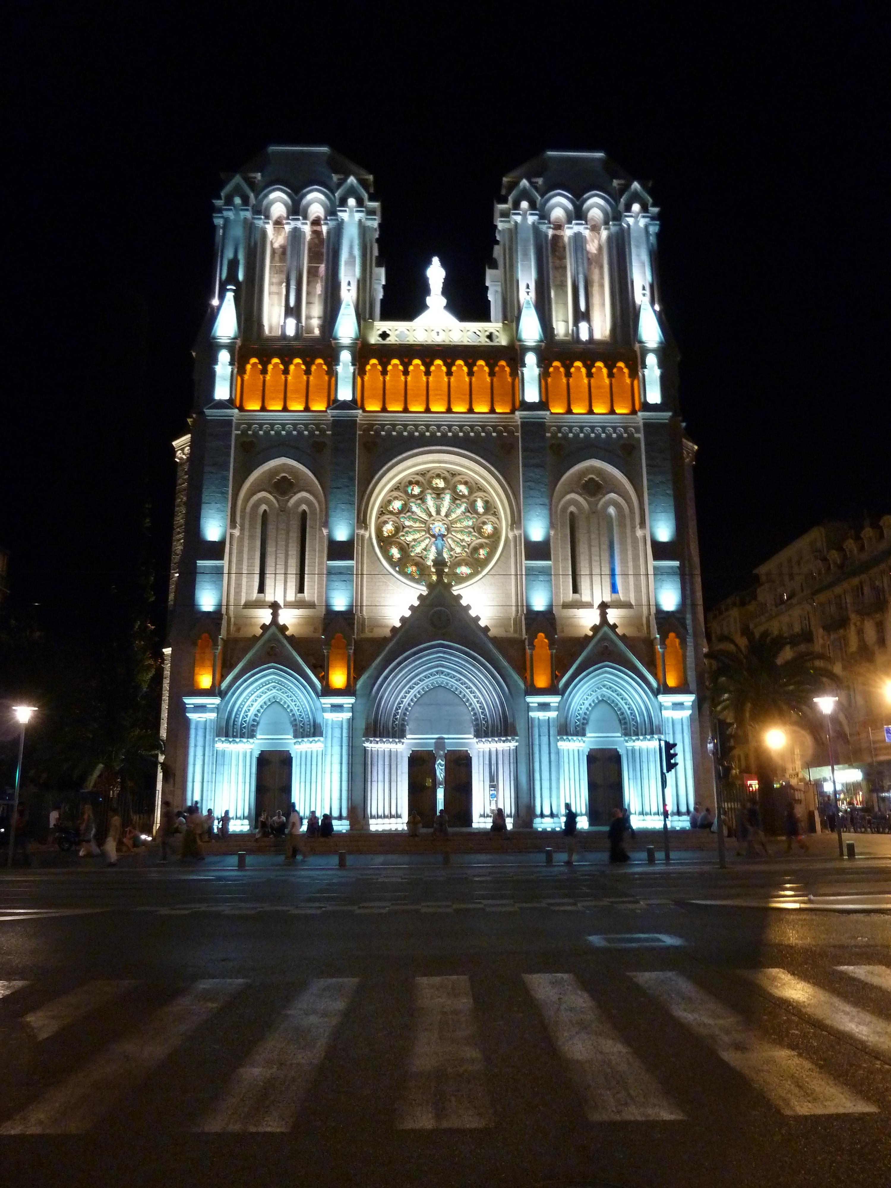 contexte historique et impact sociétal de l'attentat de la basilique de Nice
