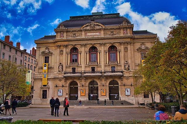 Initiatives et‌ projets ⁤innovants portés par le Collectif Les péniches de Lyon