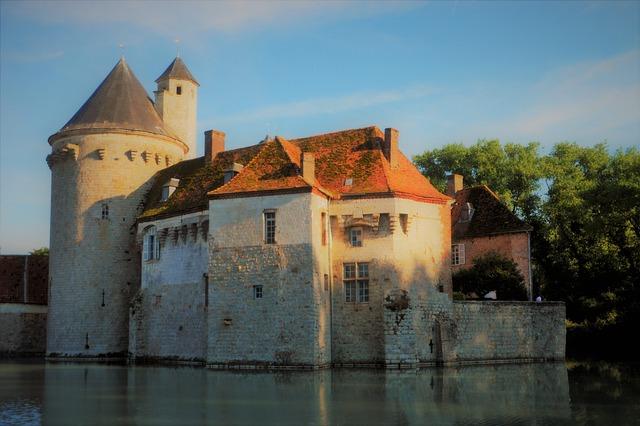 Hauts-de-France Business du mardi 1er octobre - Billard Toulet : une institution centenaire - BFM Grand Lille