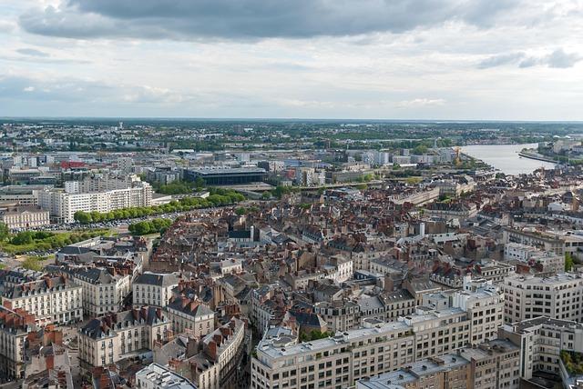 La commune de Nantes face à lorage : exploration dun phénomène climatique extrême