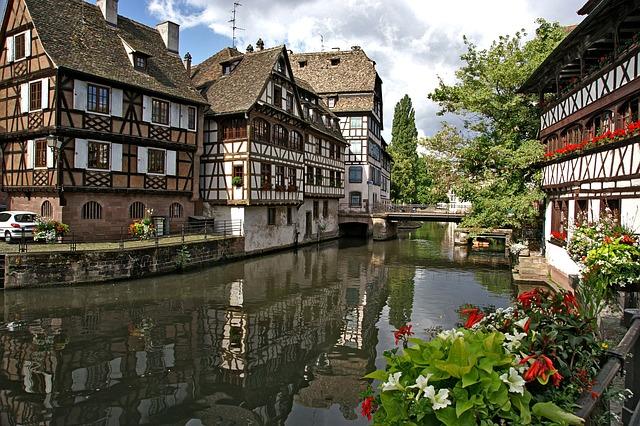 Strasbourg​ et ​son héritage bancaire‌ à laube dune transformation