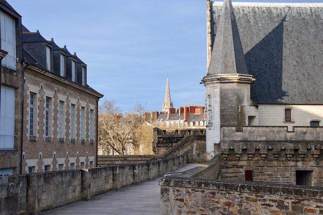 Prévisions météorologiques détaillées pour nantes le 25 février 2025