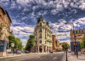 Toulouse, Troisième Ville de France : Croissance et Défis – ViralMag.fr