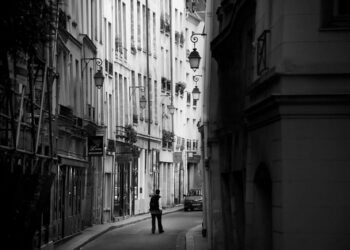 44,1 km, près de 50 000 pas, 7h06… Un marcheur dessine la carte de la France dans Paris – Le Figaro