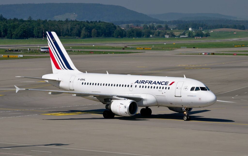 ✈️ Air France : élégance et histoire réunies à Toulouse – ici, le média de la vie locale