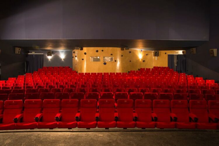 Critique cinéma : avec « The Substance », Coralie Fargeat scrute le vieillissement de la femme hollywoodienne – France Culture Critique cinéma : avec « The Substance », Coralie Fargeat scrute le vieillissement de la femme hollywoodienne – France Culture