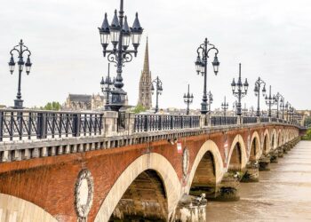 Bordeaux détrône Paris et devient la ville la plus embouteillée de France – Le Figaro Bordeaux détrône Paris et devient la ville la plus embouteillée de France – Le Figaro