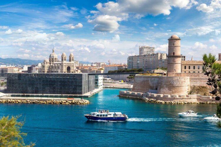 Marseille : Emmanuel Macron et Narendra Modi en visite officielle dans la cité phocéenne – franceinfo Marseille : Emmanuel Macron et Narendra Modi en visite officielle dans la cité phocéenne – franceinfo