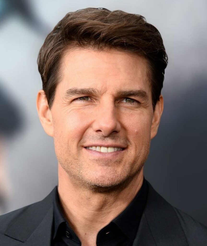 En vidéo : Tom Cruise honoré par l’Aéro-club de France, devant Thomas Pesquet – Paris Match