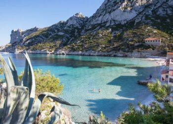 Calanques de Marseille: la France condamnée à dépolluer 77 dépôts sur une étendue de 29 hectares – RMC