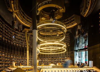 La Cité du Vin: nouvelle égérie de « MAKE IT ICONIC. Choose France », – Les services de l’État en Gironde