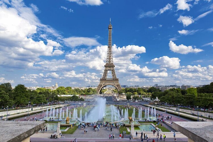 Paris : le théâtre des Champs-Élysées évacué après un feu de cuisine au sous-sol – ici, le média de la vie locale Paris : le théâtre des Champs-Élysées évacué après un feu de cuisine au sous-sol – ici, le média de la vie locale