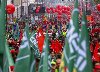 Première grève nationale de l’industrie du jeu vidéo, à Lyon une cinquantaine de manifestants a défilé – France 3 Régions Première grève nationale de l’industrie du jeu vidéo, à Lyon une cinquantaine de manifestants a défilé – France 3 Régions