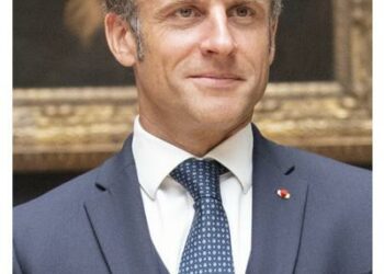 Emmanuel Macron et son café en terrasse, les parodies se multiplient (photos) – Le Soir Emmanuel Macron et son café en terrasse, les parodies se multiplient (photos) – Le Soir