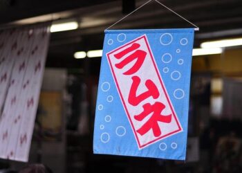 On vous résume la polémique autour la présence de Sandrine Rousseau au stade Vélodrome en trois actes – France 3 Régions