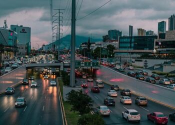 « Il ne paie rien à personne, il vit sa meilleure vie avec l’argent des gens » : un vendeur de voitures d’occasion accusé d’arnaque – France 3 Régions