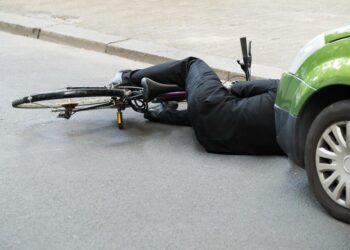 Deux adolescents de 13 et 14 ans renversés à trottinette par une voiture, la conductrice en fuite interpellée – France 3 Régions