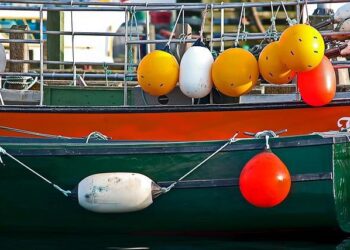 Des engins explosifs lancés dans les jardins du consulat général de Russie à Marseille, sans faire de blessés – franceinfo