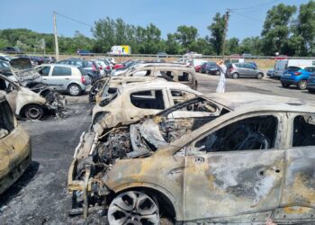 Des voitures brûlées avant Nouvel An à Strasbourg : « c’est inédit et ça nous inquiète » – ici, le média de la vie locale