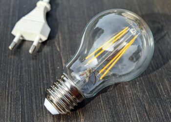 Électricité : Bruxelles demande à la France de baisser ses taxes – Selectra