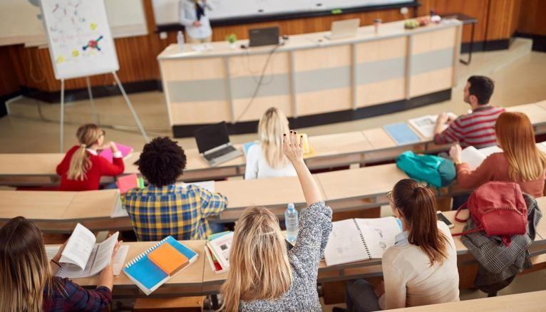 Réactions de ladministration universitaire : dialogue ou confrontation ?