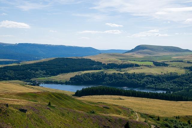 Découvrez les merveilles des volcans de la région Auvergne-Rhône-Alpes