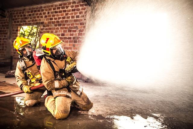 Les pompiers face à une intervention délicate : défis et stratégies