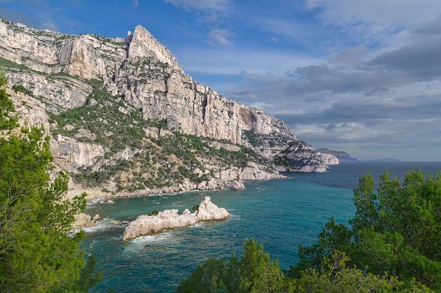 Dans l'intimité‌ de ​Cassis : un dialogue stratégique entre ​les deux ‌leaders