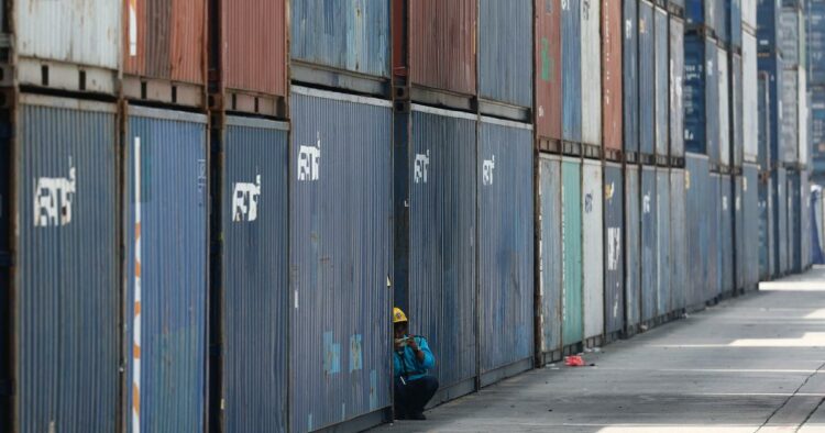 Les droits de douane de Donald Trump : La France doit-elle craindre une tempête commerciale