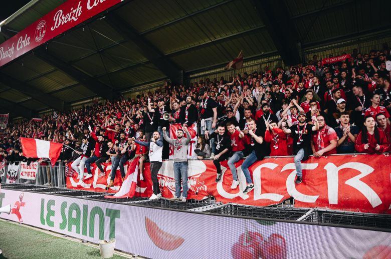 Les Échos de la Passion : Témoignages des Supporters au Stade