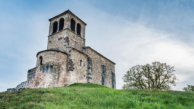 Ressources et partenariats : Collaborations entre églises et associations