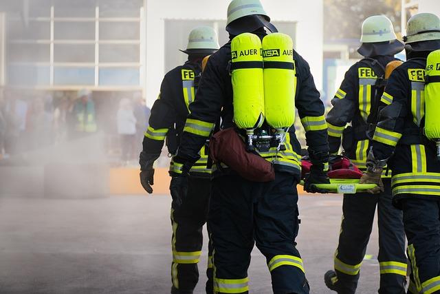 Mobilisation impressionnante des pompiers face à l'incendie de l'église des saints François