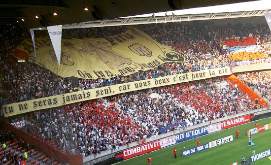 Le⁢ rôle ⁢des supporters⁣ dans l'ambiance du‌ stade